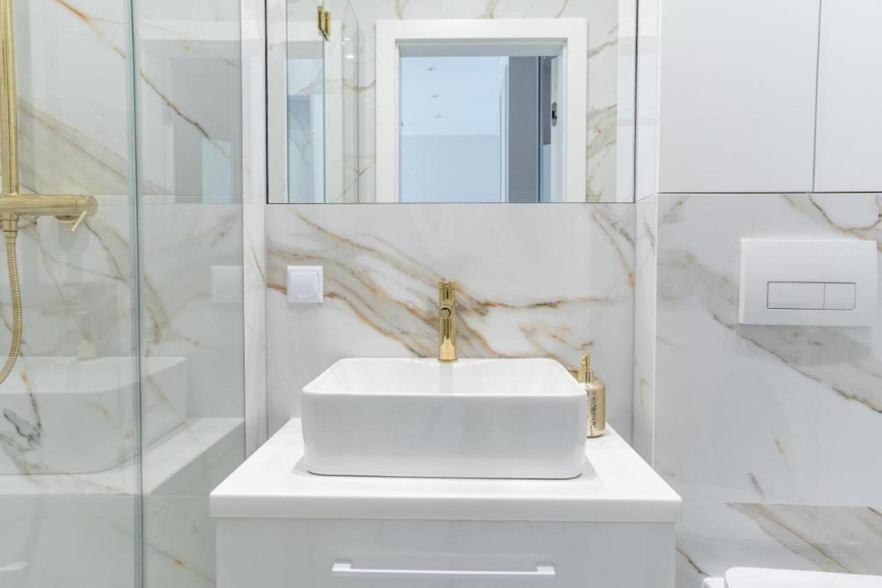 Apartament Mennica Residence - Golden Apartments - Comfortable And Stylish 华沙 外观 照片